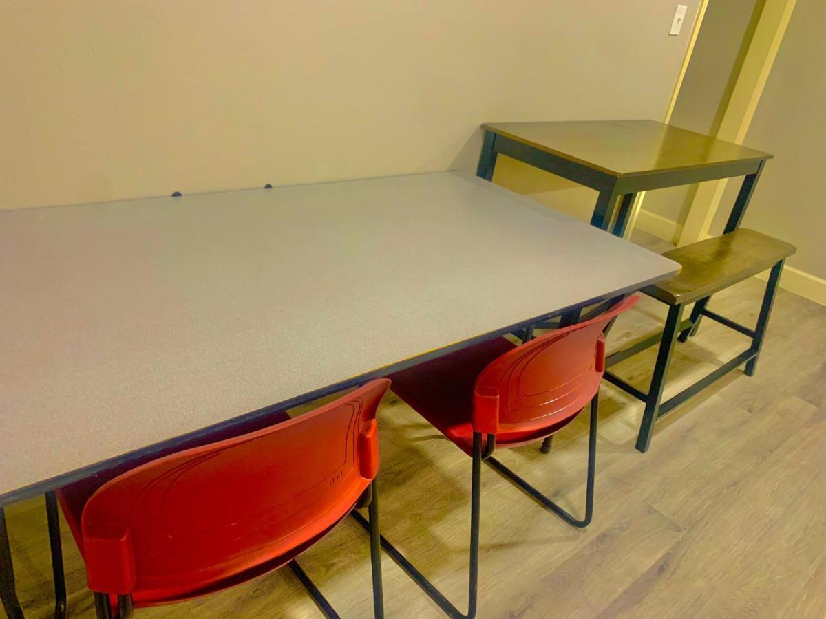 Stop Inn Stay Hostel Хьюстон Экстерьер фото