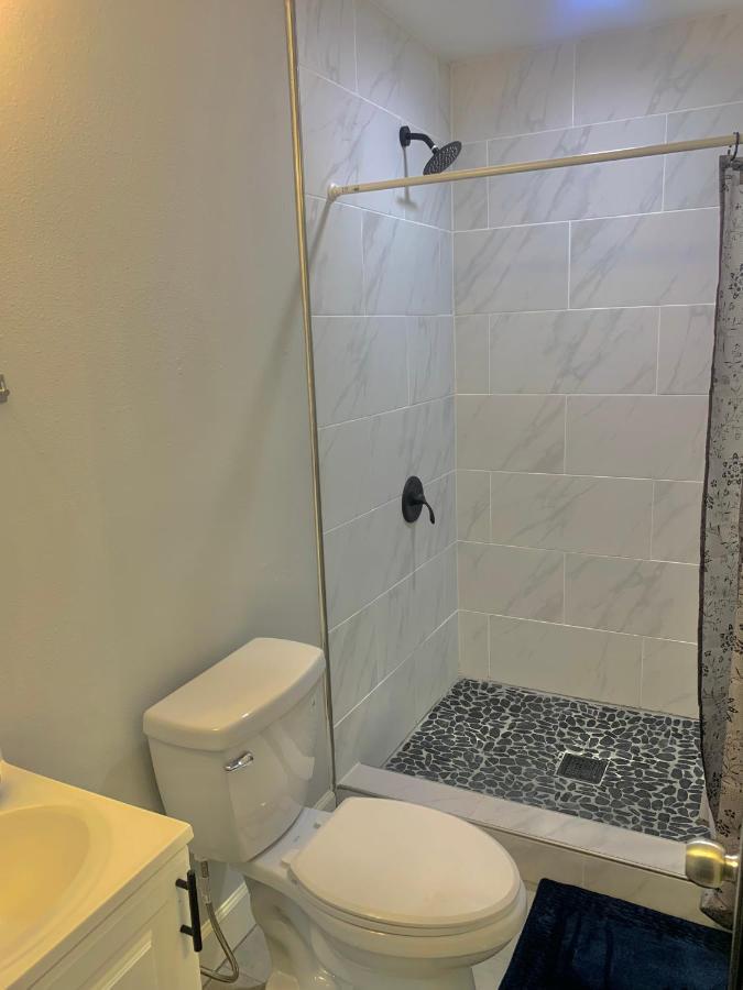 Stop Inn Stay Hostel Хьюстон Экстерьер фото